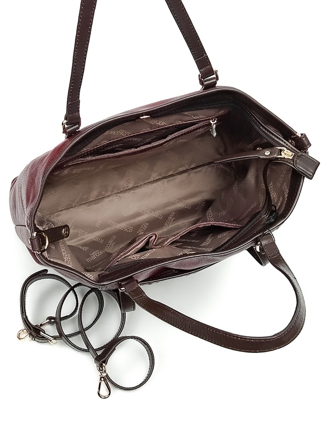 Вместительная женская сумка-тоут из мягкой зернистой кожи с контрастным декором