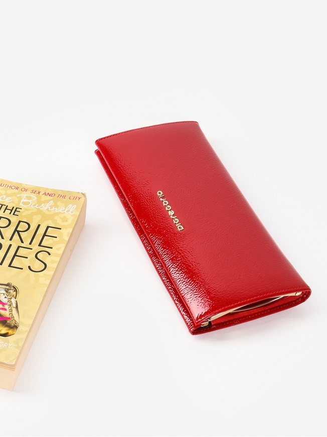 Женский кошелек из лаковой кожи красного цвета