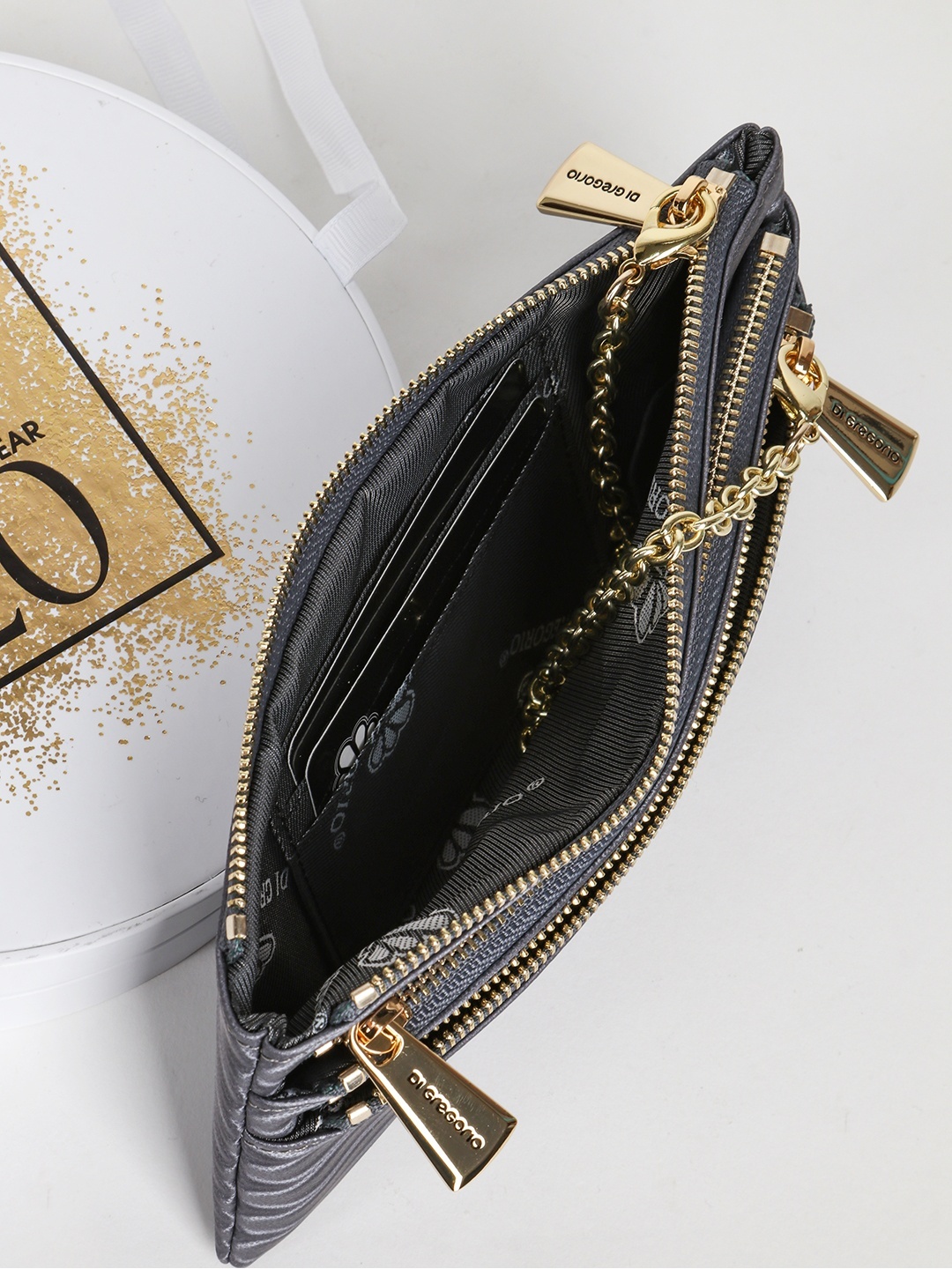 Фото Женский кошелек-клатч с выделкой под кожу ската с золотистой цепочкой-браслетом Кошельки