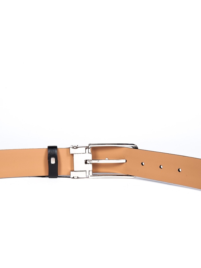 Мужской ремень из черной гладкой кожи с перфорацией в виде орнамента