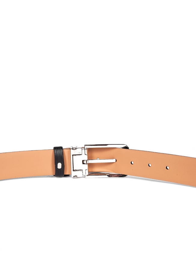 Классический мужской ремень из черной фактурной кожи с хромированной пряжкой