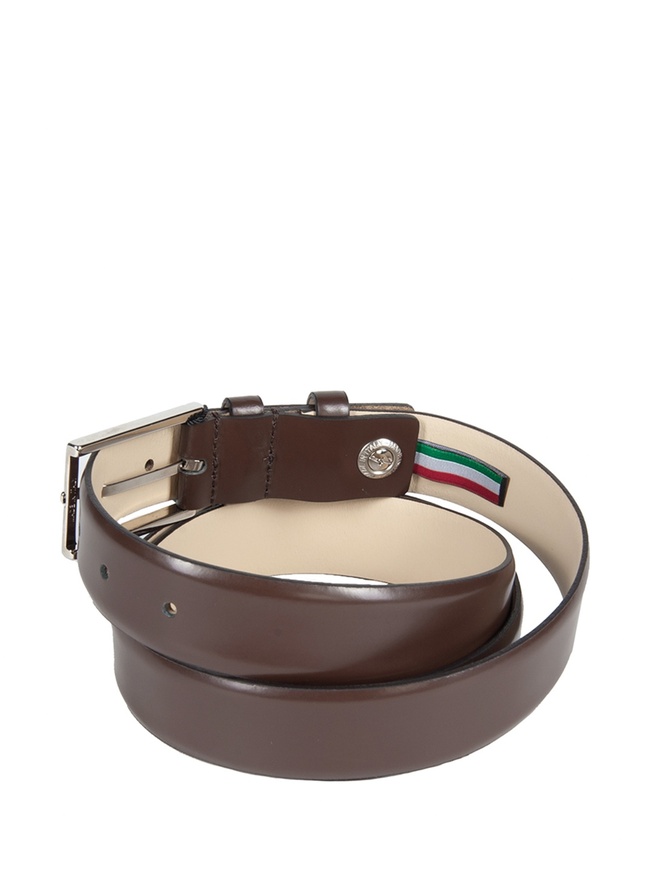 Классический мужской ремень из гладкой темно-коричневой кожи с глянцевой пряжкой