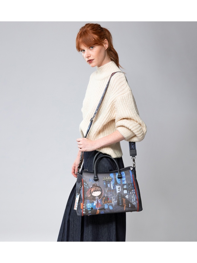 Женская сумка из коллекции 