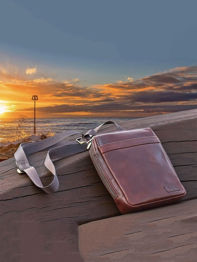 Мужская сумка через плечо из натуральной кожи коллекции 